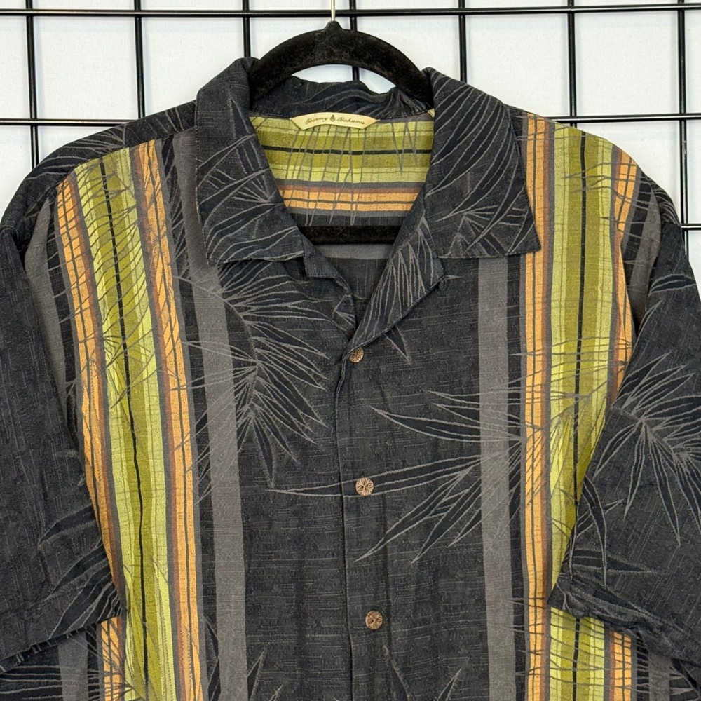 VINTAGE Tommy Bahama Hawaiian Camp Shirt Mens Large Gray Silk Resortwear‎ Leaves
